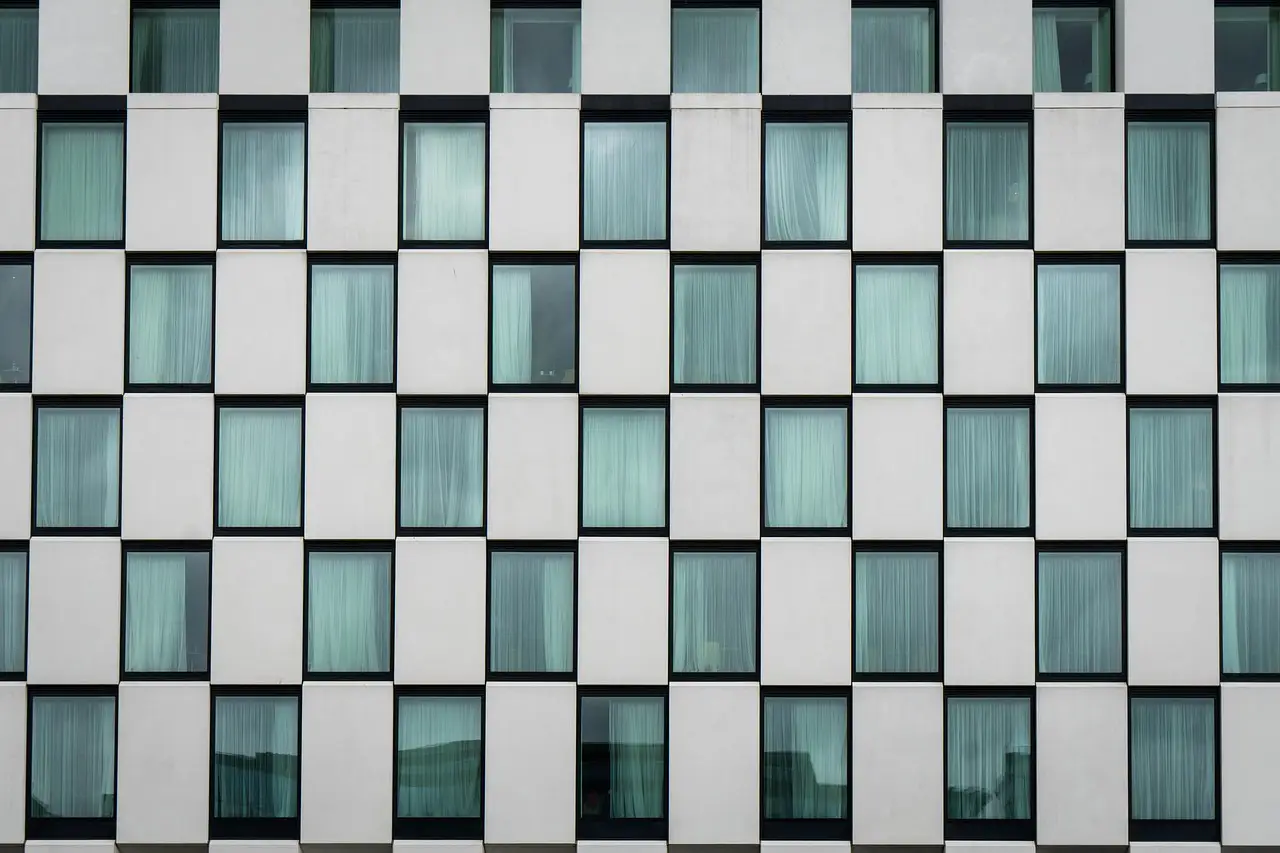 Urban markets lead as hotel investment ramps up in 2025 - Hotel Dive